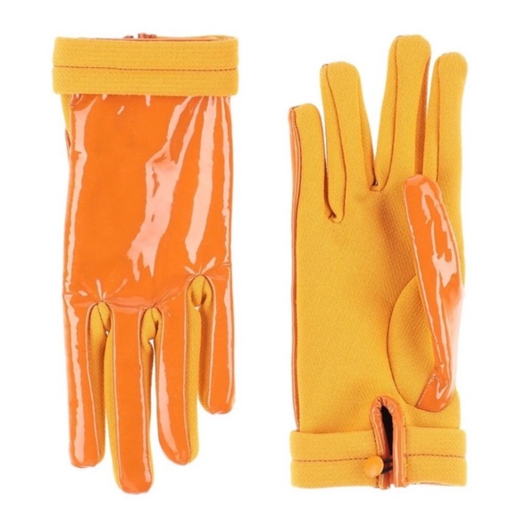 Miu Miu Accessories - NWT MIU MIU patent leather and fleece gloves